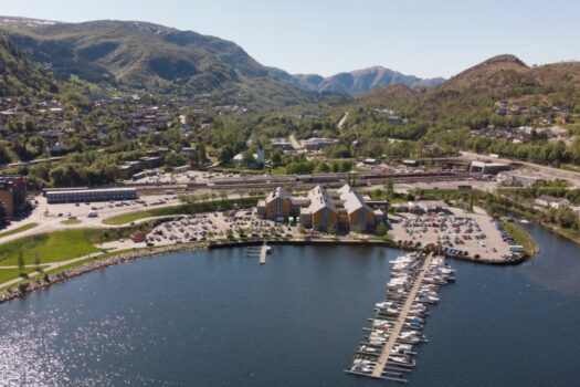 Utsikt fra sjøen til Øyrane Torg