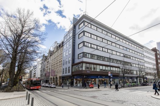 Bilde viser fasade av kontorlokale til leie i Roald Amundsensgate 6 i Oslo